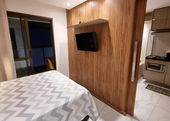 Belo Apt Na Barra, Proximo Da Praia E Do Farol.